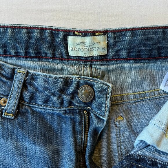 Aeropostale Distressed Jeans Women’s 9/10 Kylie Boyfriend Cut-GUC - Picture 2 of 6